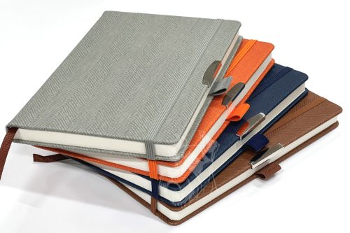 Notesz A5 gumis - E64-25